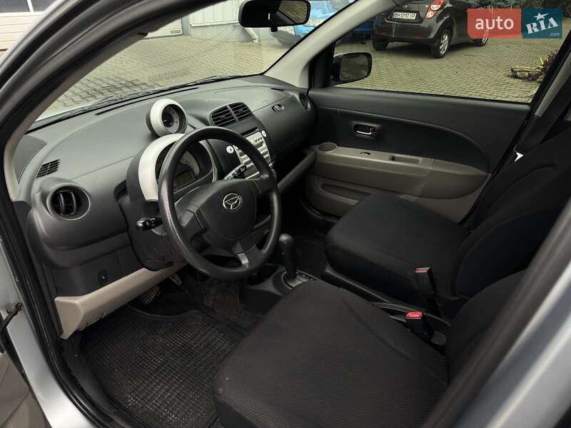 Хэтчбек Daihatsu Sirion 2006 в Одессе