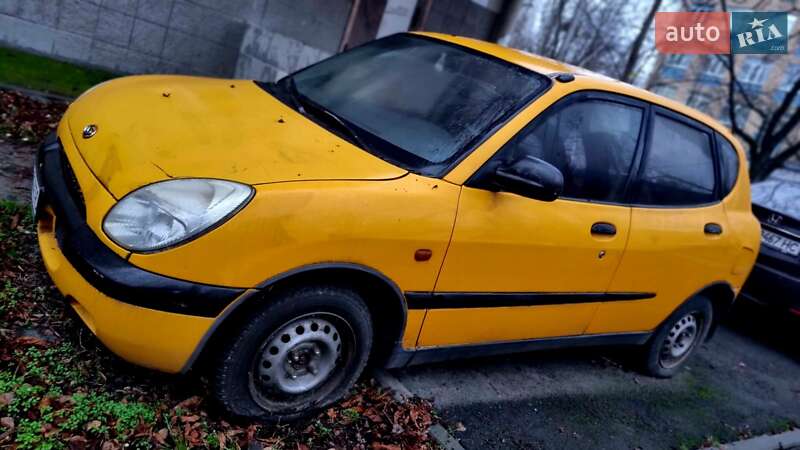 Daihatsu Sirion 1999