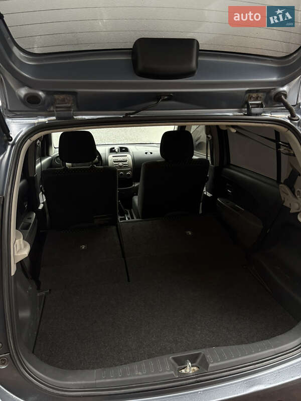 Хетчбек Daihatsu Sirion 2007 в Чернівцях фото 9 Хетчбек Daihatsu Sirion 2007 в Чернівцях
