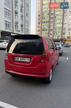 Микровэн Daihatsu YRV 2004 в 