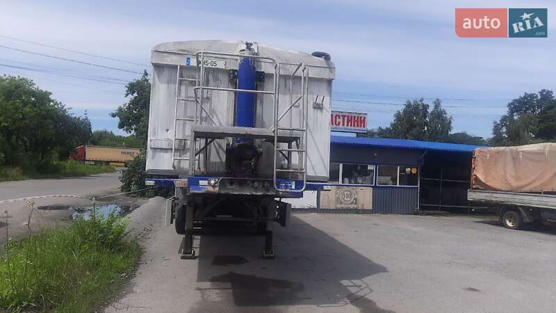 Зерновоз - напівпричіп Dennison Trailers 2002 в Шепетівці