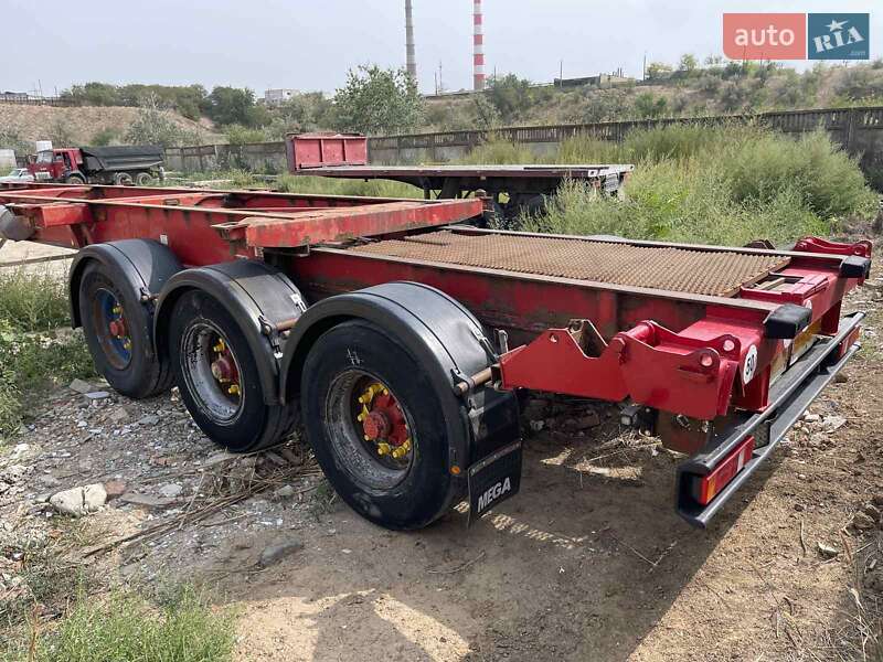 Контейнеровоз напівпричіп Dennison Trailers 2003 в Одесі
