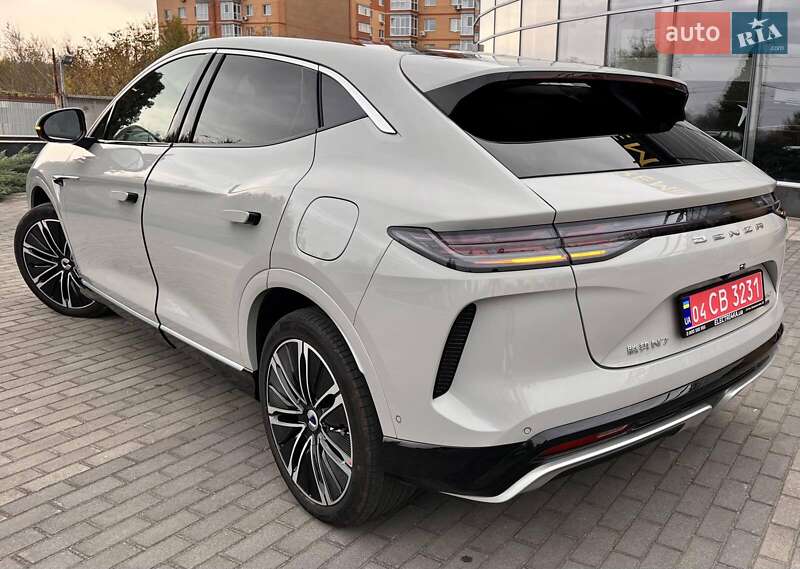 Позашляховик / Кросовер Denza N7 2025 в Дніпрі фото 6 Позашляховик / Кросовер Denza N7 2025 в Дніпрі