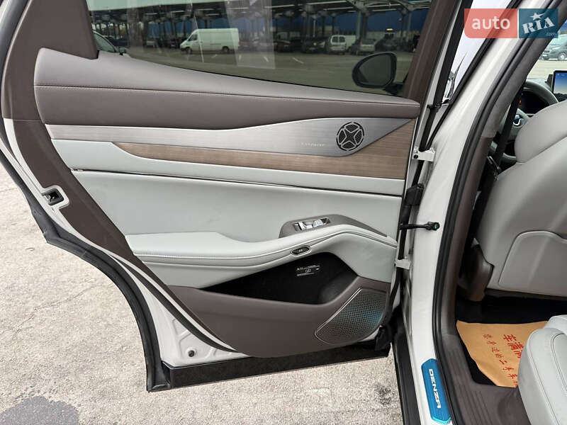 Позашляховик / Кросовер Denza N7 2024 в Львові фото 16 Позашляховик / Кросовер Denza N7 2024 в Львові