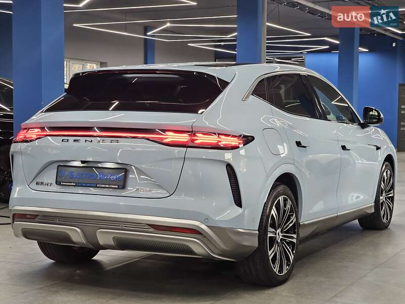 Позашляховик / Кросовер Denza N7 2023 в Дніпрі