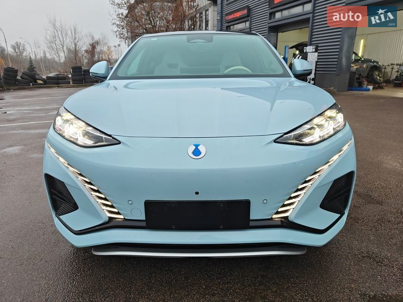 Фастбэк Denza N7 2023 в Киеве