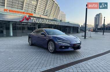 Седан Denza Z9 2025 в Киеве