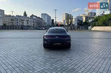 Седан Denza Z9 2025 в 