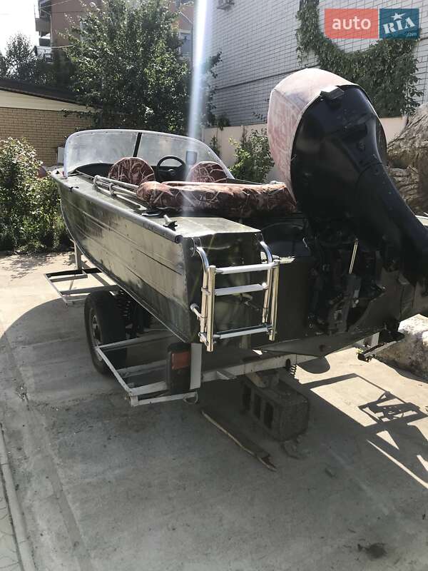 Катер Днепр 1 1980 в Дніпрі