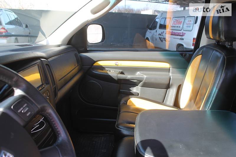 Пикап Dodge 2005 в Олешках