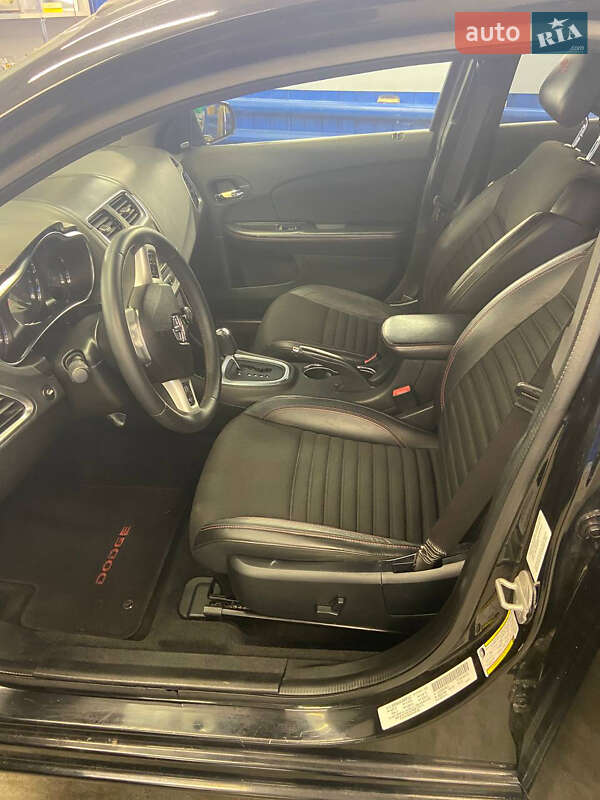 Седан Dodge Avenger 2013 в Києві