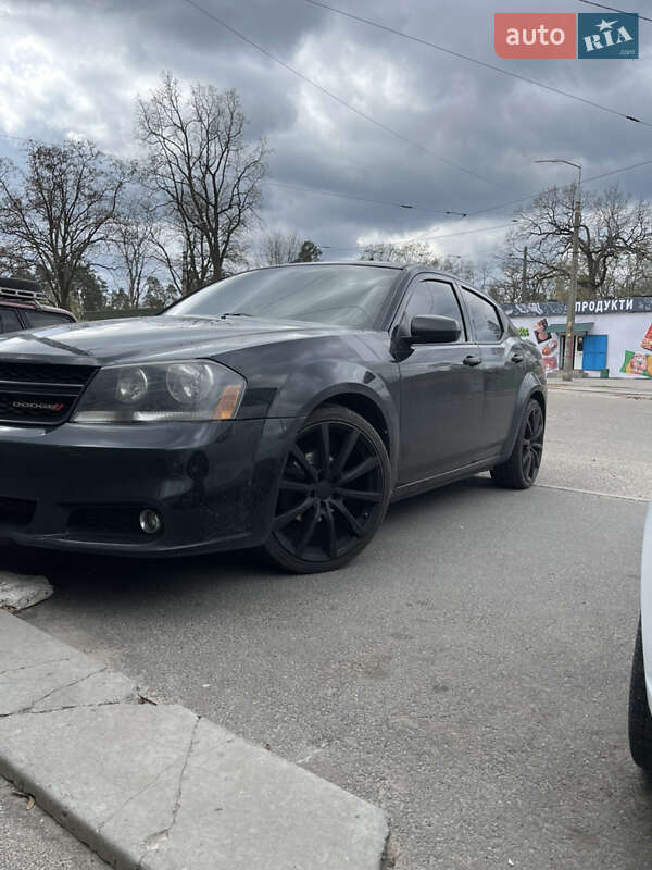 Седан Dodge Avenger 2013 в Києві