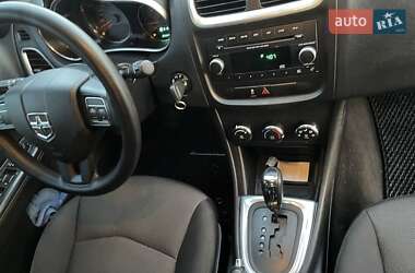 Седан Dodge Avenger 2013 в 