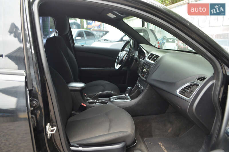 Седан Dodge Avenger 2012 в Киеве