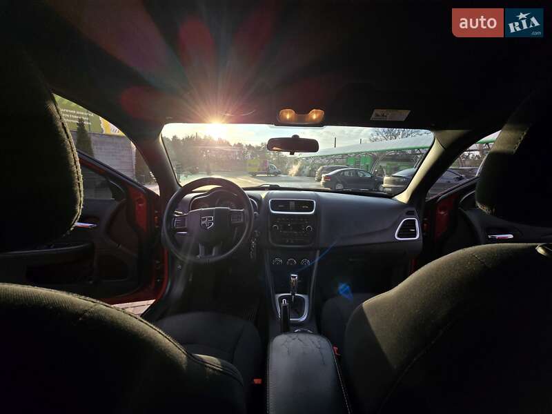 Седан Dodge Avenger 2013 в Кропивницком