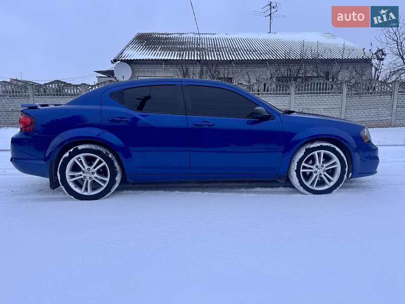 Седан Dodge Avenger 2014 в Кривом Роге