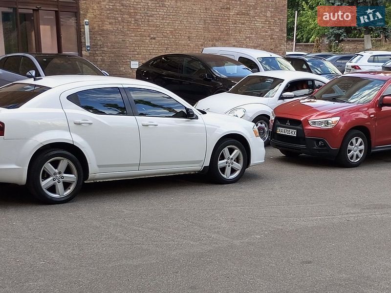 Седан Dodge Avenger 2012 в Киеве фото 22 Седан Dodge Avenger 2012 в Киеве
