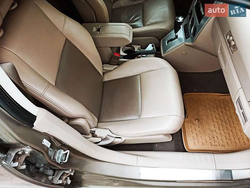 Позашляховик / Кросовер Dodge Caliber 2008 в Білгороді-Дністровському