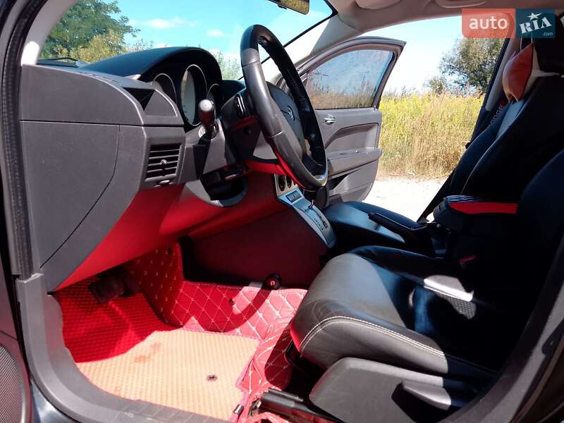 Внедорожник / Кроссовер Dodge Caliber 2008 в Новояворовске
