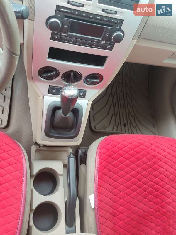 Позашляховик / Кросовер Dodge Caliber 2008 в Чернівцях