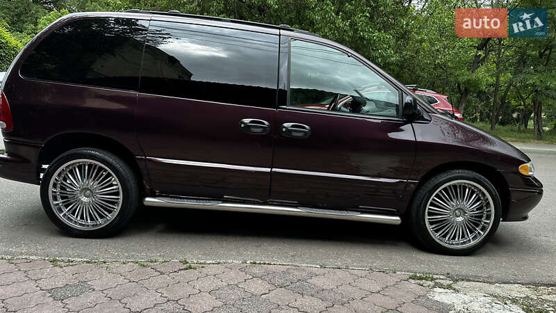 Мінівен Dodge Caravan 1996 в Одесі