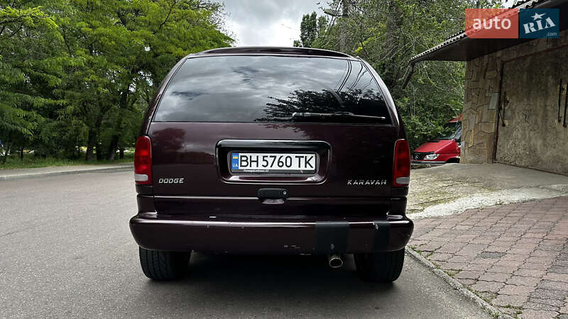 Мінівен Dodge Caravan 1996 в Одесі