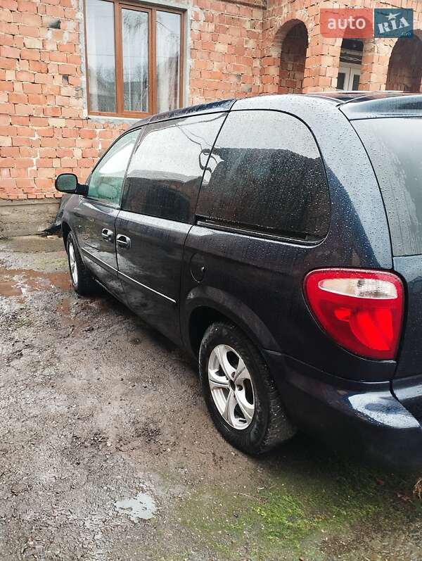 Минивэн Dodge Caravan 2005 в Кицмани