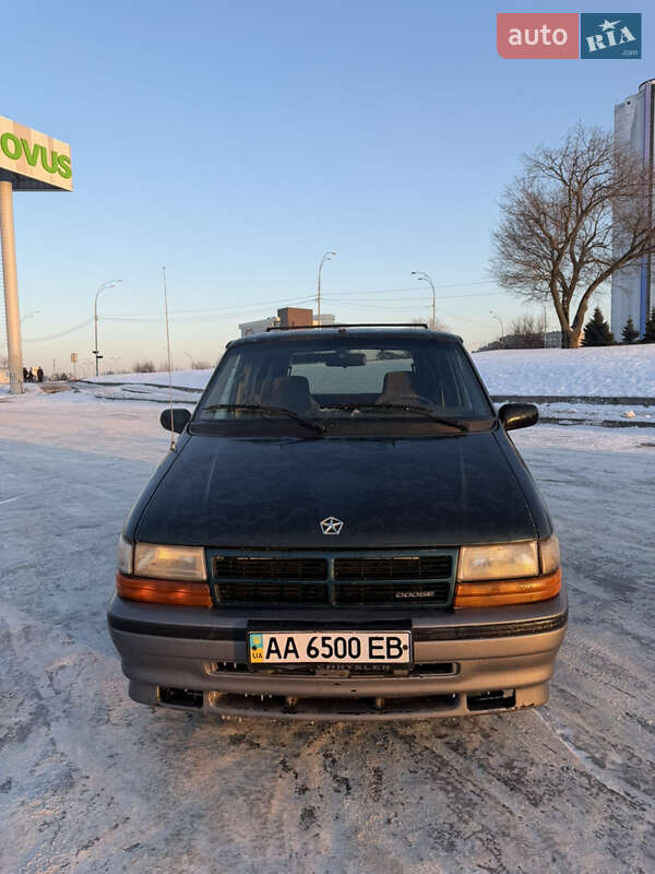 Минивэн Dodge Caravan 1995 в Киеве