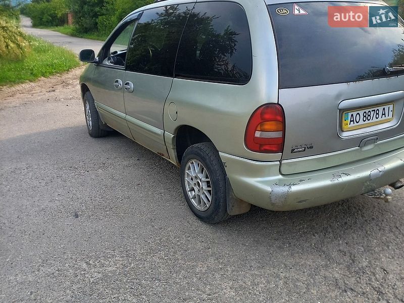 Мінівен Dodge Caravan 1996 в Дрогобичі