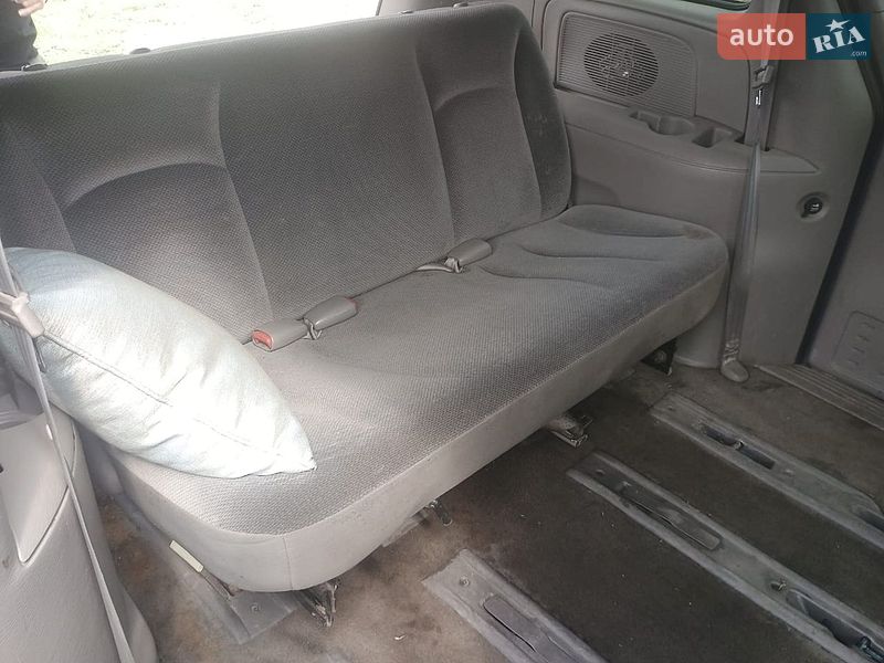 Мінівен Dodge Caravan 2002 в Ізюмі