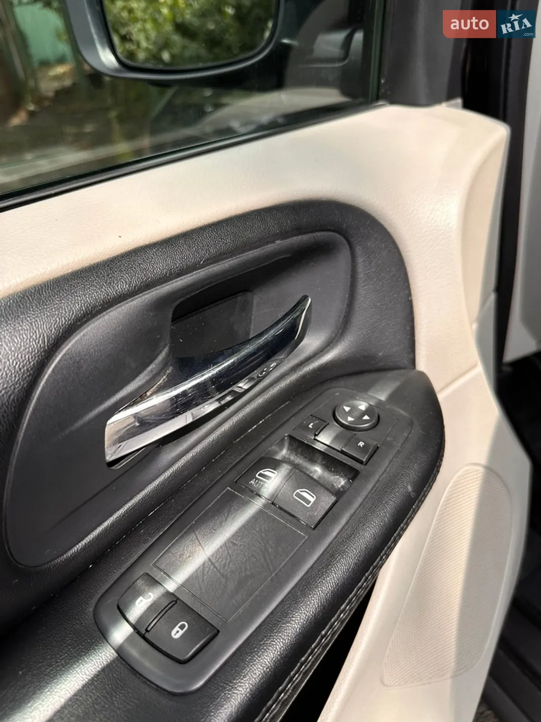 2015 Dodge Caravan - мініатюра 18