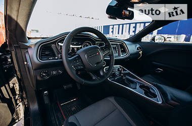 Седан Dodge Challenger 2015 в Ивано-Франковске
