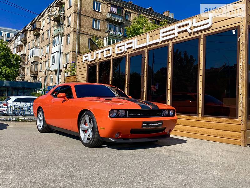 Купе Dodge Challenger 2010 в Києві