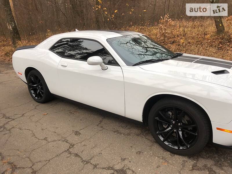 Купе Dodge Challenger 2015 в Киеве