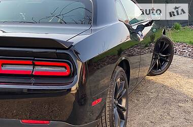 Купе Dodge Challenger 2018 в 
