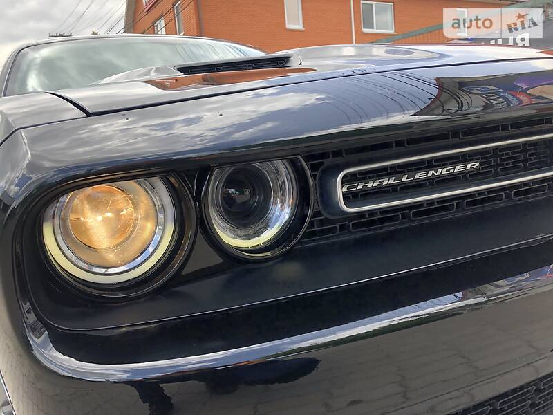 Купе Dodge Challenger 2017 в Києві