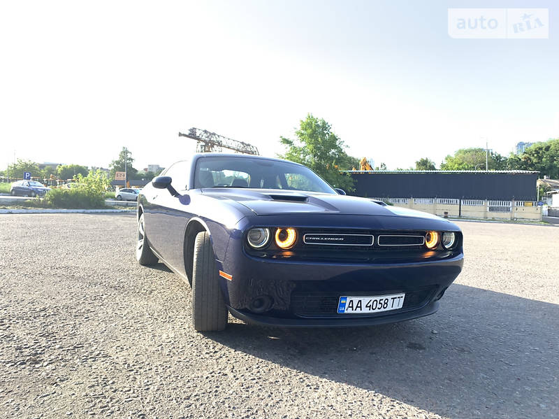 Купе Dodge Challenger 2016 в 
