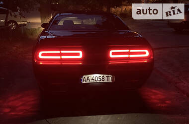 Купе Dodge Challenger 2016 в 
