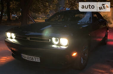 Купе Dodge Challenger 2016 в 