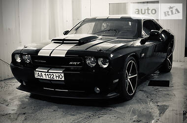 Купе Dodge Challenger 2011 в Києві