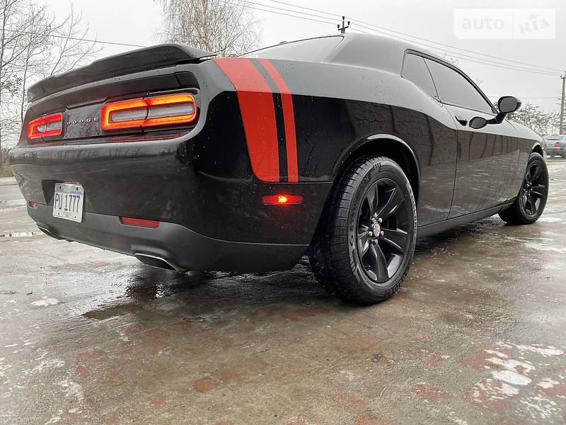 Купе Dodge Challenger 2016 в 