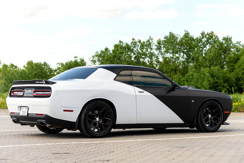 Купе Dodge Challenger 2016 в Ивано-Франковске