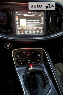 Купе Dodge Challenger 2015 в 