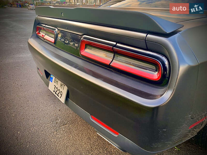 Купе Dodge Challenger 2018 в 