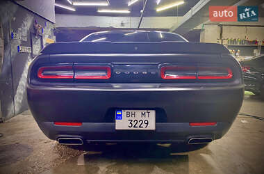 Купе Dodge Challenger 2018 в 