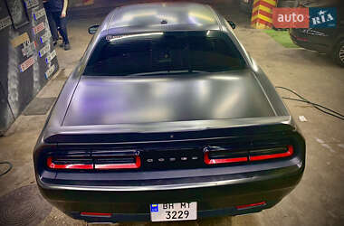 Купе Dodge Challenger 2018 в 