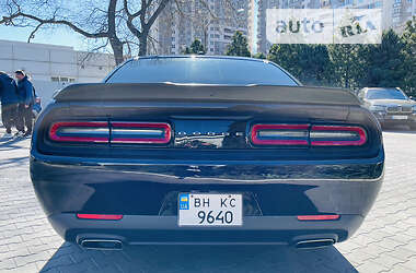 Купе Dodge Challenger 2016 в 