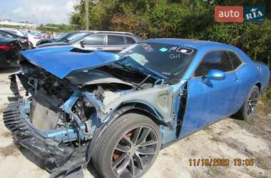 Купе Dodge Challenger 2016 в 