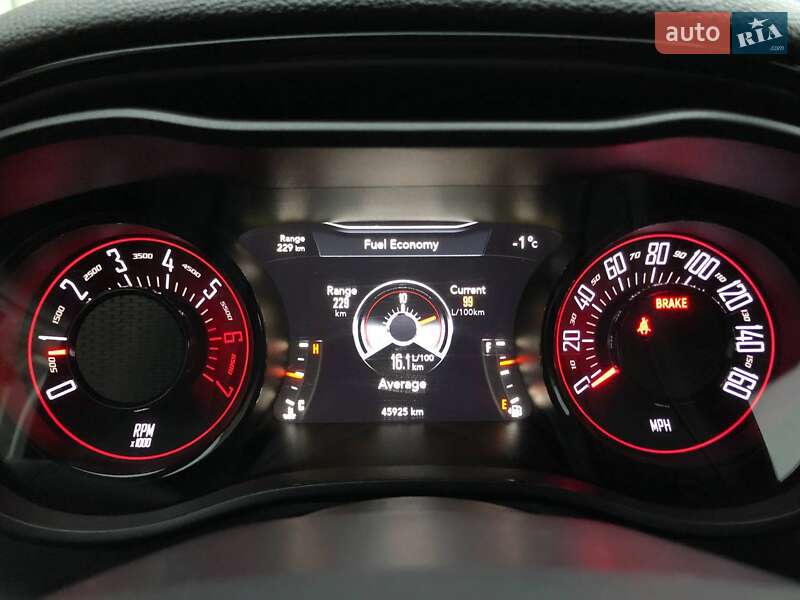 Купе Dodge Challenger 2017 в Києві фото 8 Купе Dodge Challenger 2017 в Києві