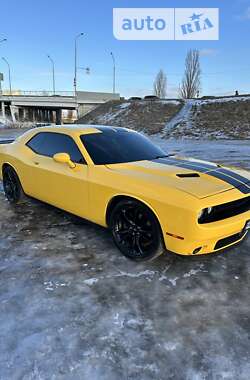 Купе Dodge Challenger 2017 в 